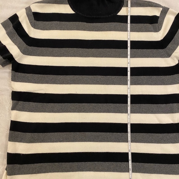 Talbots Black, white,and gray Striped  Sweater, Soft Cozy Long Sleeves Size L - Picture 6 of 9